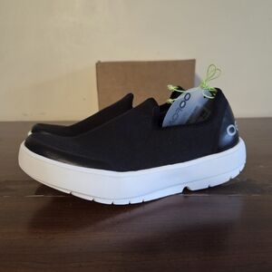 OOFOS OOMG EEZEE Low Top Recovery Shoes Women’s Size 8 Black OOfoam Comfort NWOB